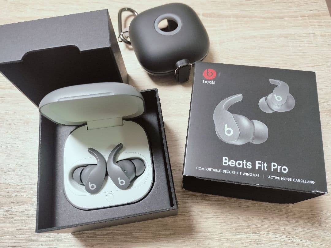 【新品購入１ヶ月/美品】Beats Fit Pro ノイズキャンセリングイヤホン
