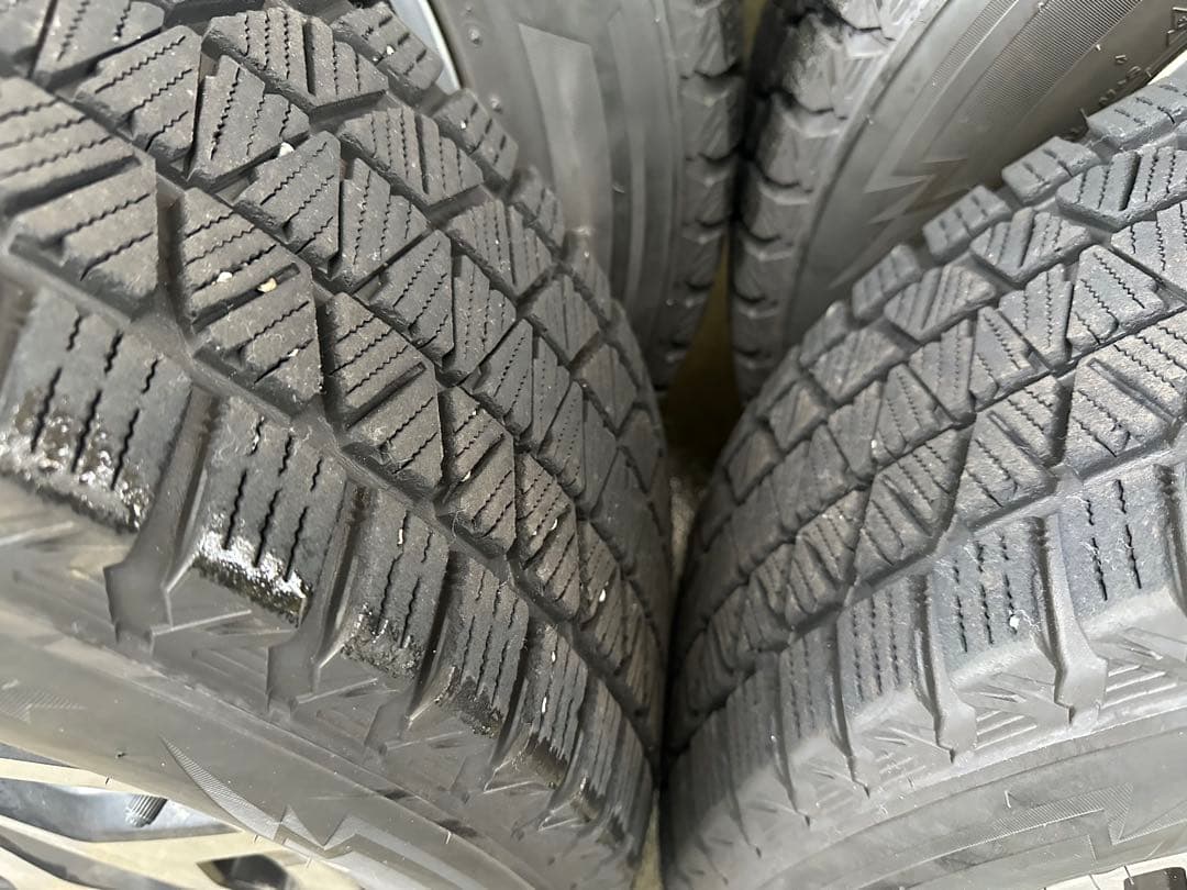 ブリヂストン225/60R17スタッドレスアルミホイールセット