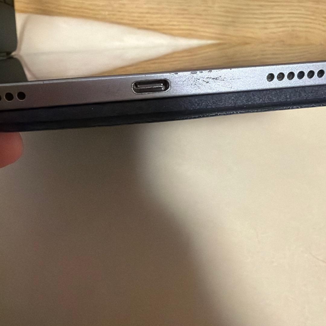 iPad Pro11インチ第4世代キーボードケース付き