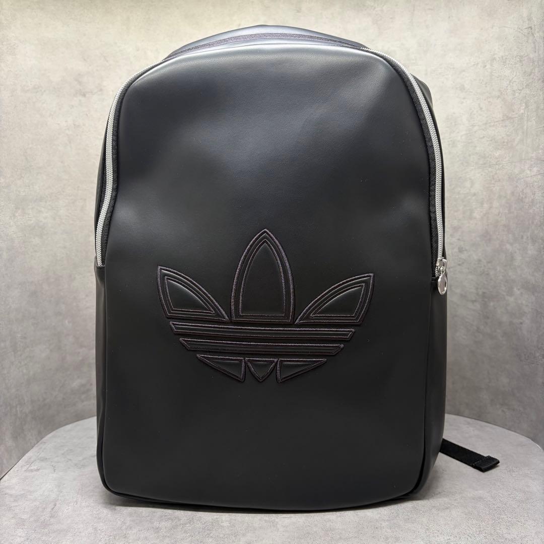adidas Originals レザー調 バックパック 黒 トレフォイル