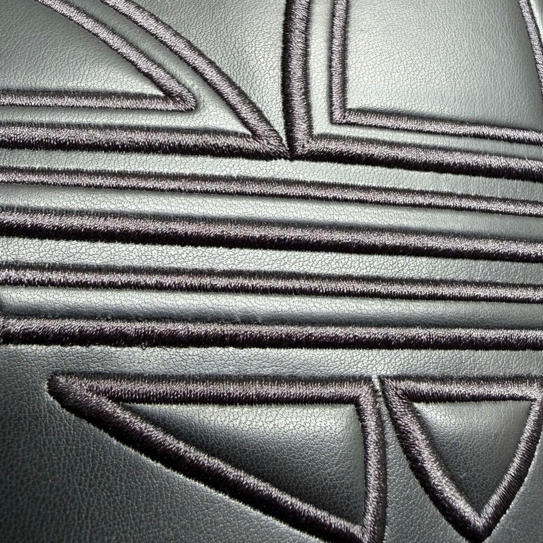 adidas Originals レザー調 バックパック 黒 トレフォイル