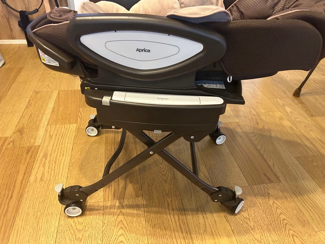 ユラリズム　オートプラスDX　ハイローチェア　アップリカ　電動