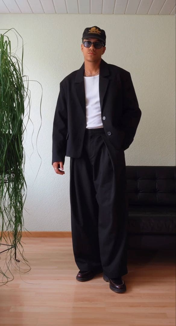 『完売品』ZARA ワイドレッグプリーツパンツ