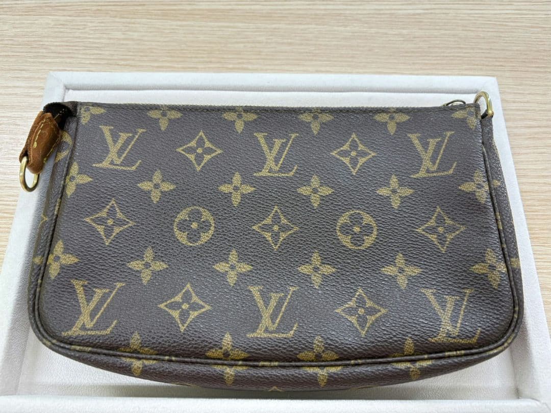 LOUIS VUITTON モノグラム アクセソワール