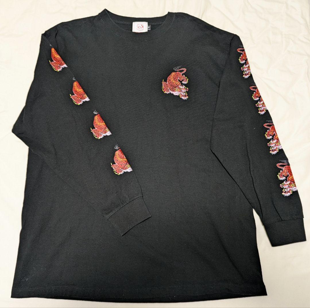 【新品未使用】チュウカタベタイ TIGER ロングスリーブTシャツ