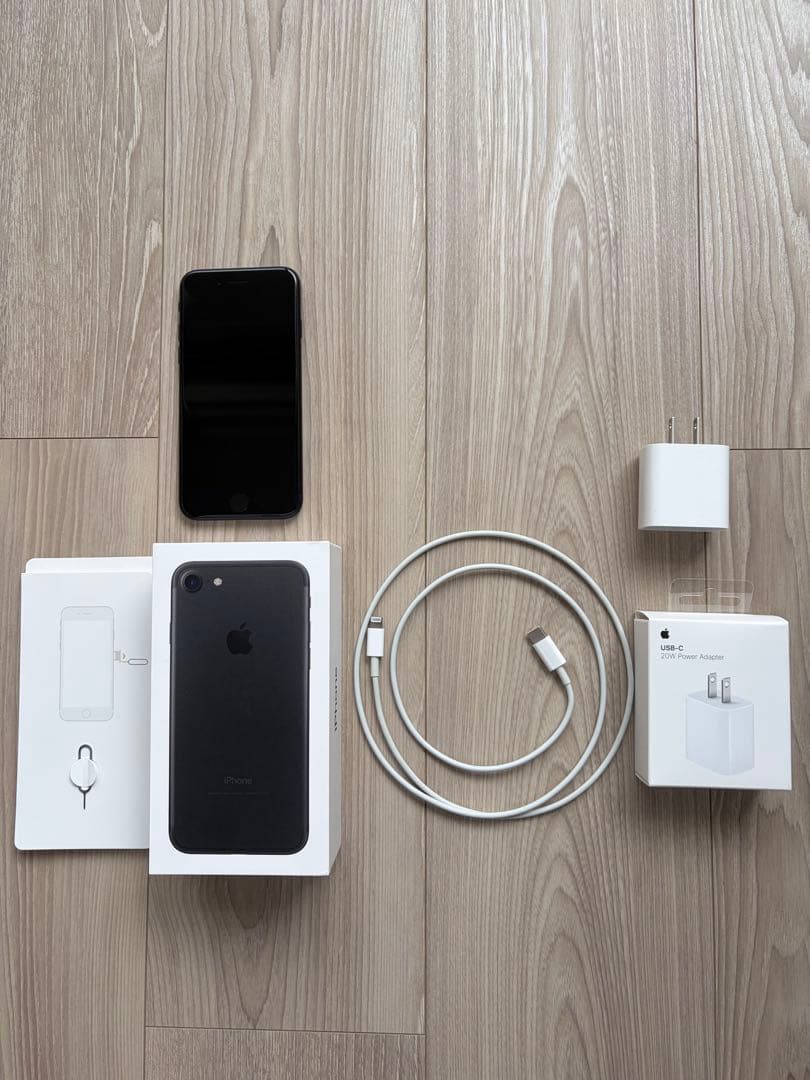 iPhone SE第三世代　ミッドナイト128GB SIMロックなし