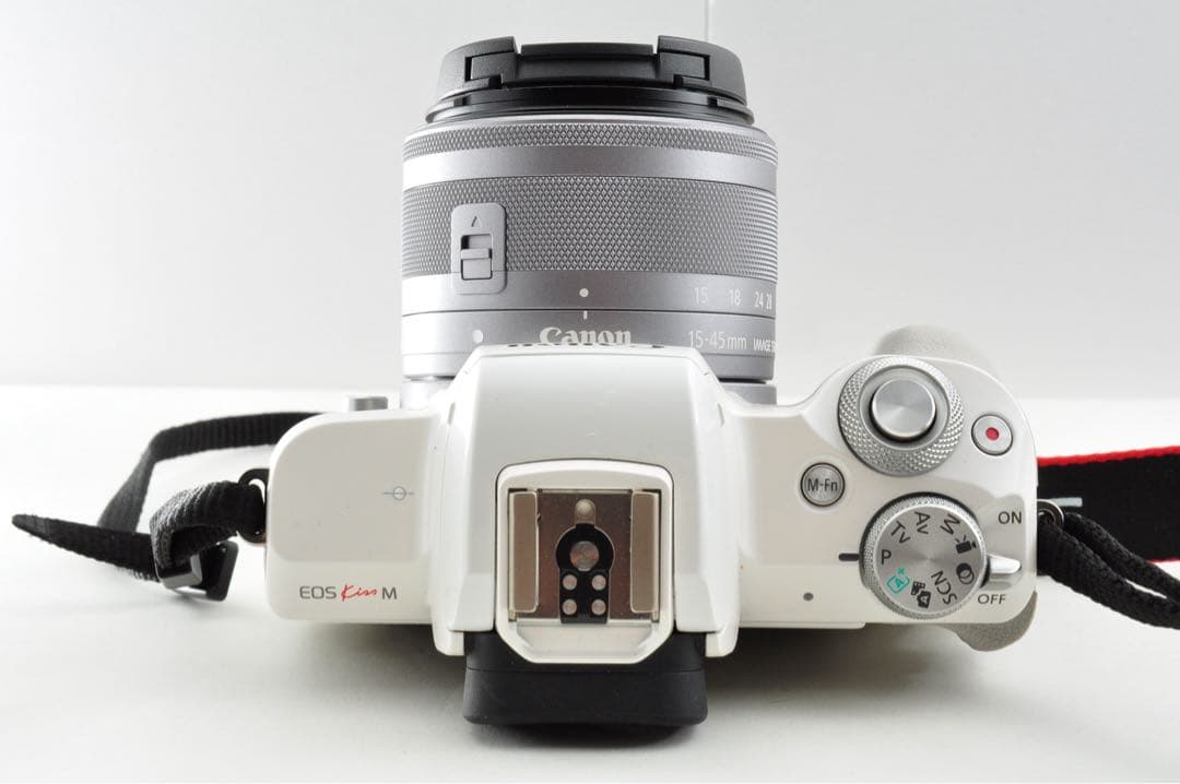 美品 Canon EOS Kiss M レンズキット 自撮りOK Wifi搭載