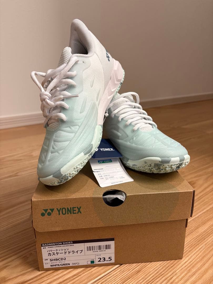 値引き可！●YONEX CASCADE DRIVE 23.5 ホワイト/グリーン