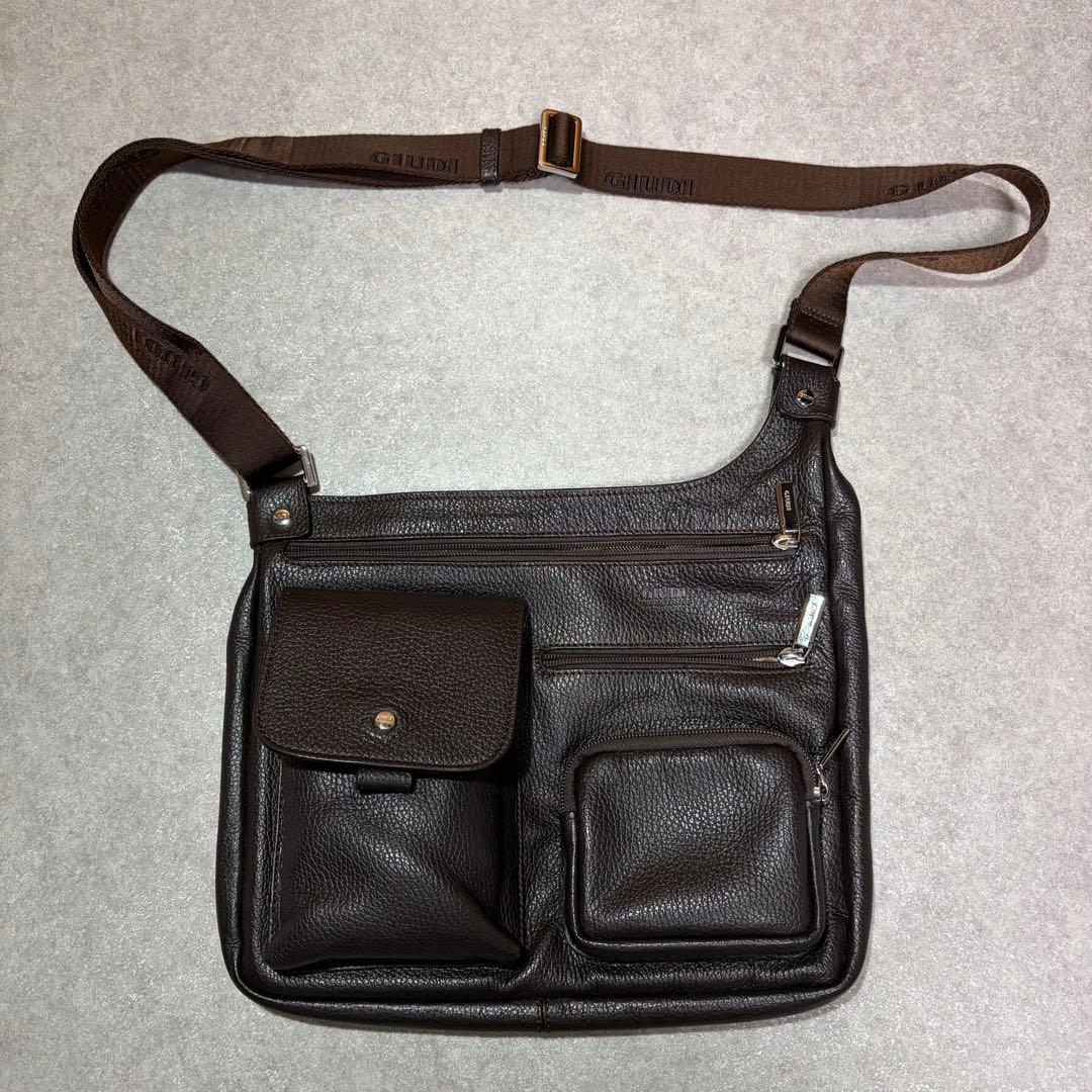 GIUDI ジウディ レザーショルダーバッグ ダークブラウン