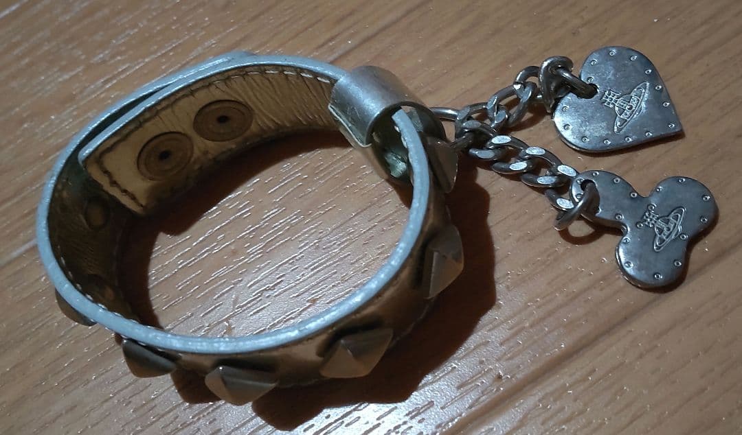 Vivienne Westwood　スタッズバングル
