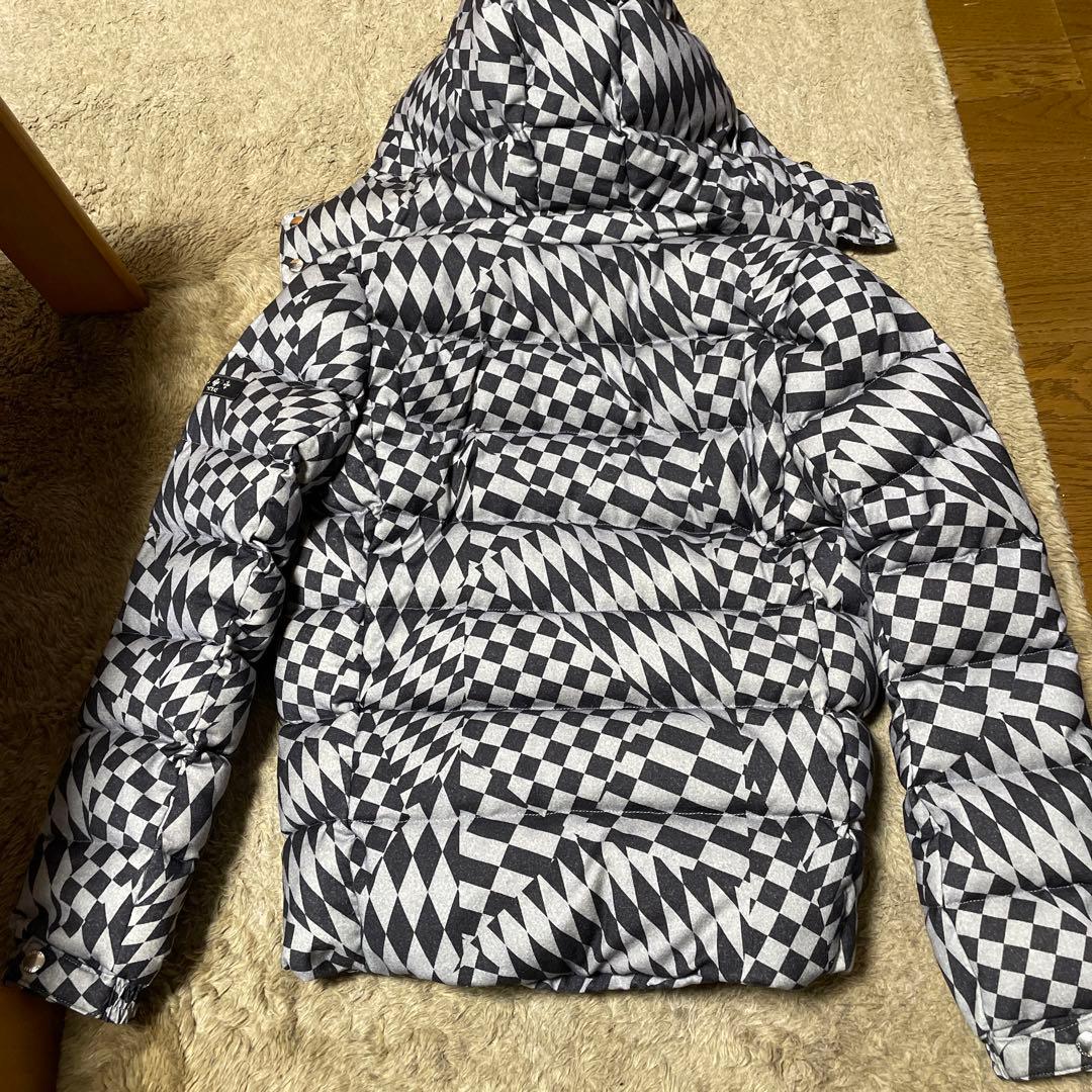 タトラスダウンRライン　グラフィック柄