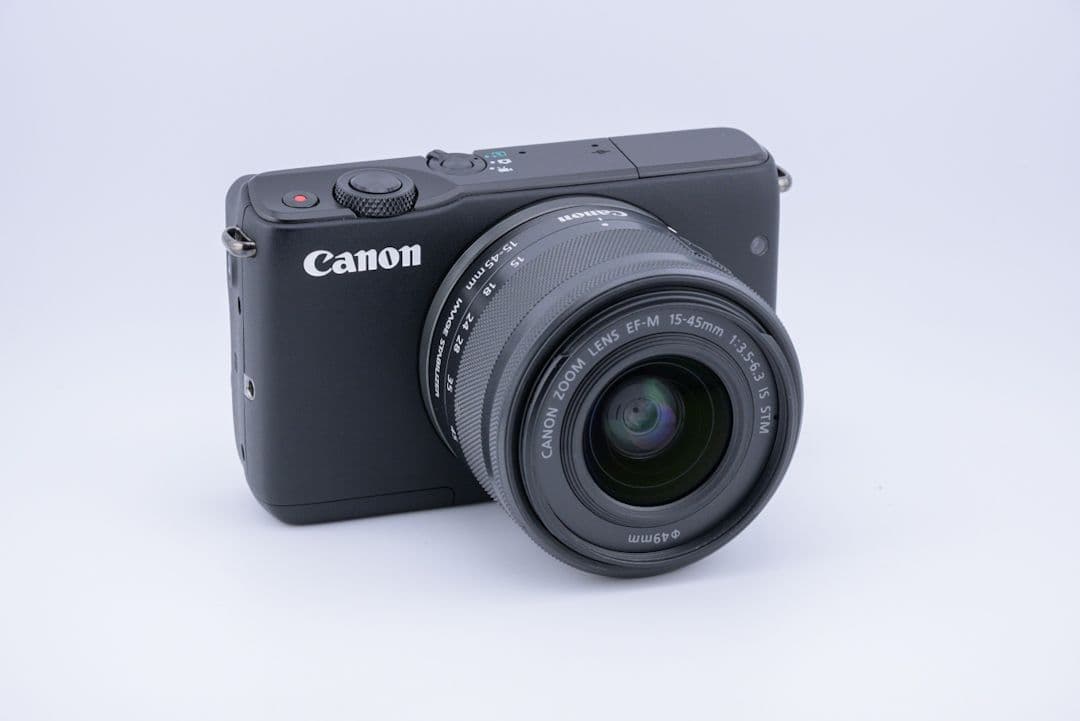 デジタルカメラ Canon EOS M10 + EF-M 15-45mm