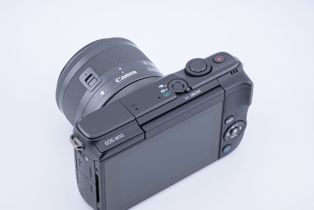 デジタルカメラ Canon EOS M10 + EF-M 15-45mm