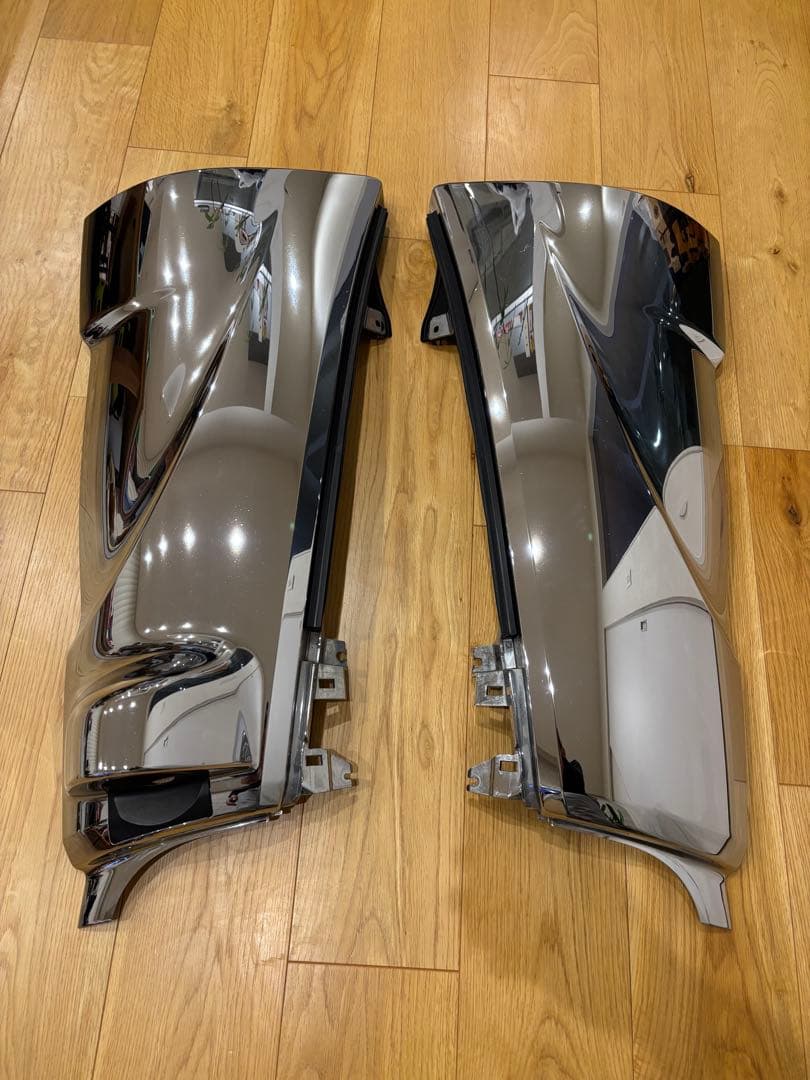 日野純正　 現行レンジャープロ　左右メッキ コーナーパネル　サイドパネル