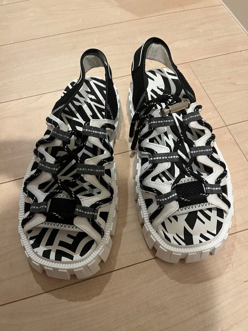 FENDI フェンディ　チャンキーソール サンダル