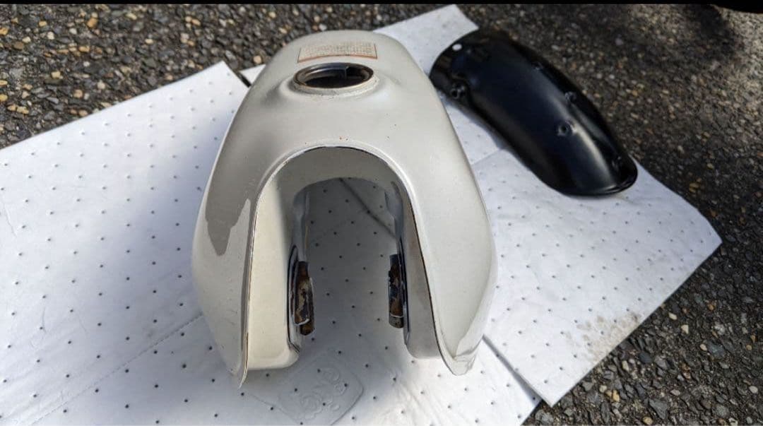 [AG]スズキ グラストラッカー　純正タンク