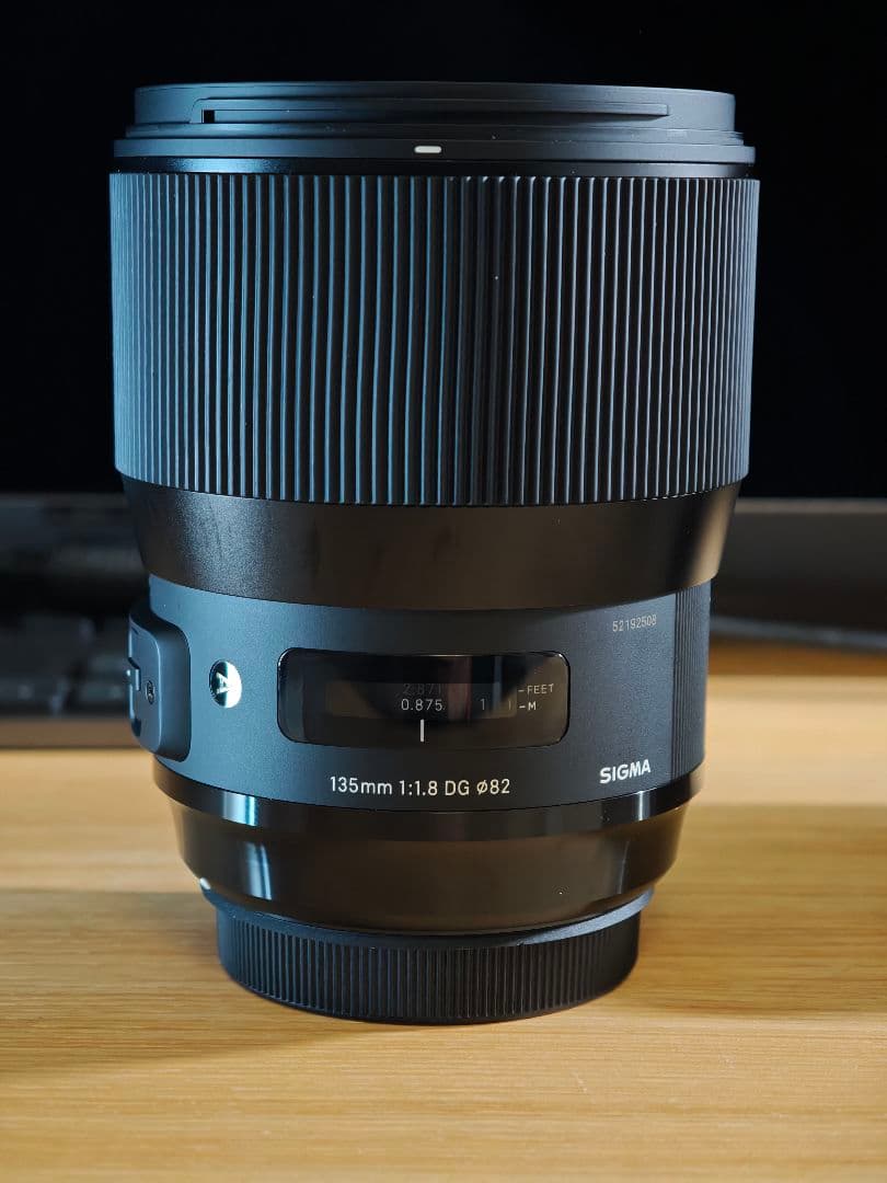 SIGMA Canon EFマウント135mm F1.8 DG HSM Art