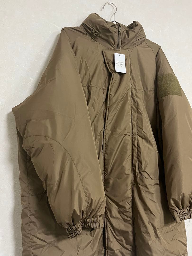 新品タグ付き yield モンスターダウンジャケット イールド ・アウター XL