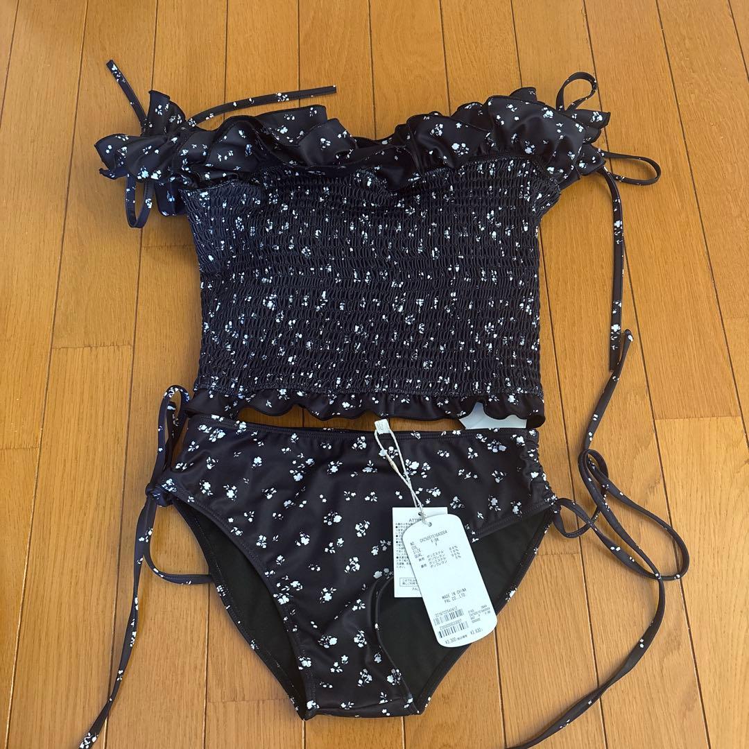 Chico ギャザーフリルデザイントップス サイドレースアップショーツ　セット