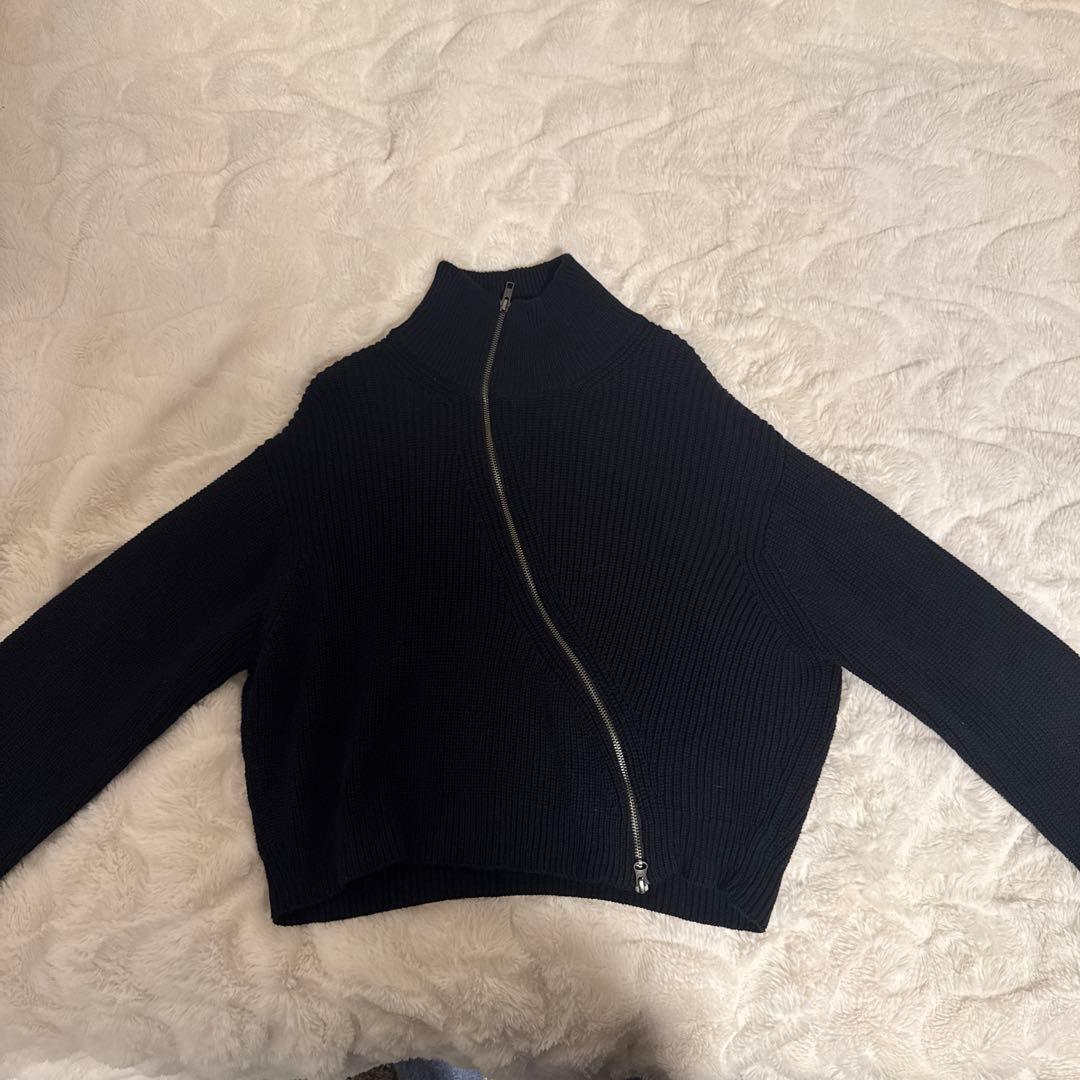 トップス GOAT ESSENCE