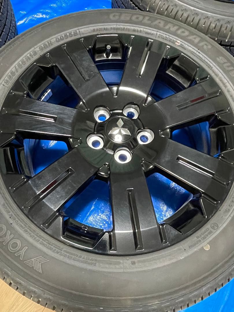 三菱デリカD5 シャモニー タイヤ ホイール【新車外し】1点ずつ出品　（2/4）