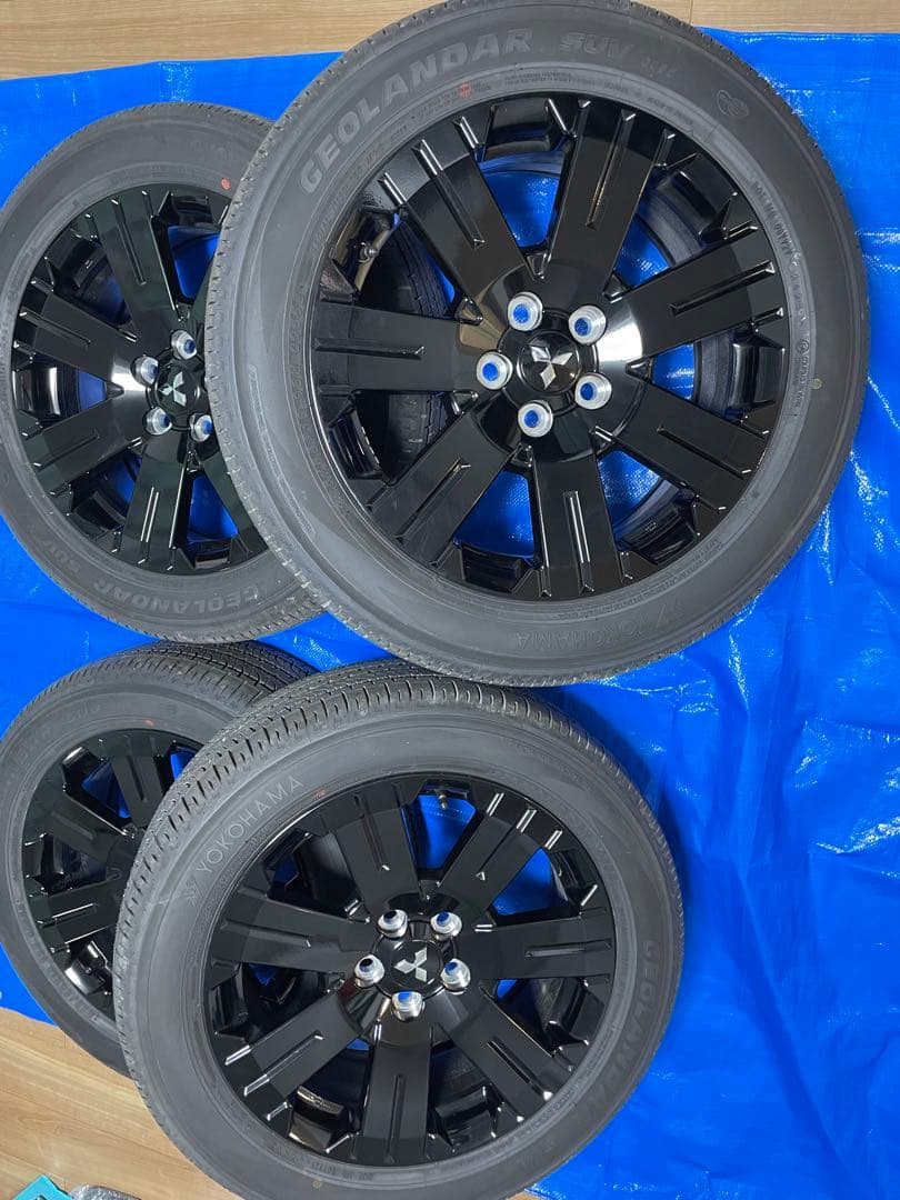 三菱デリカD5 シャモニー タイヤ ホイール【新車外し】1点ずつ出品　（2/4）