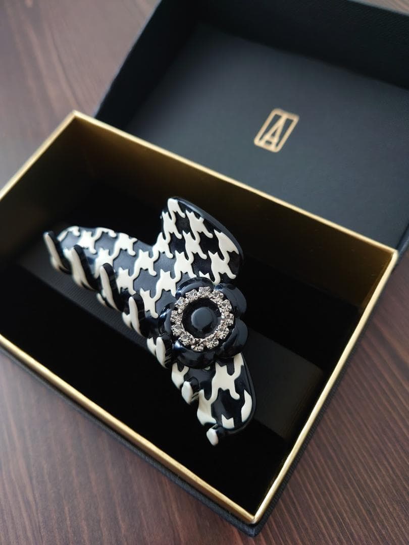 美品 アレクサンドルドゥパリ スワロフスキー ハウンドトゥース