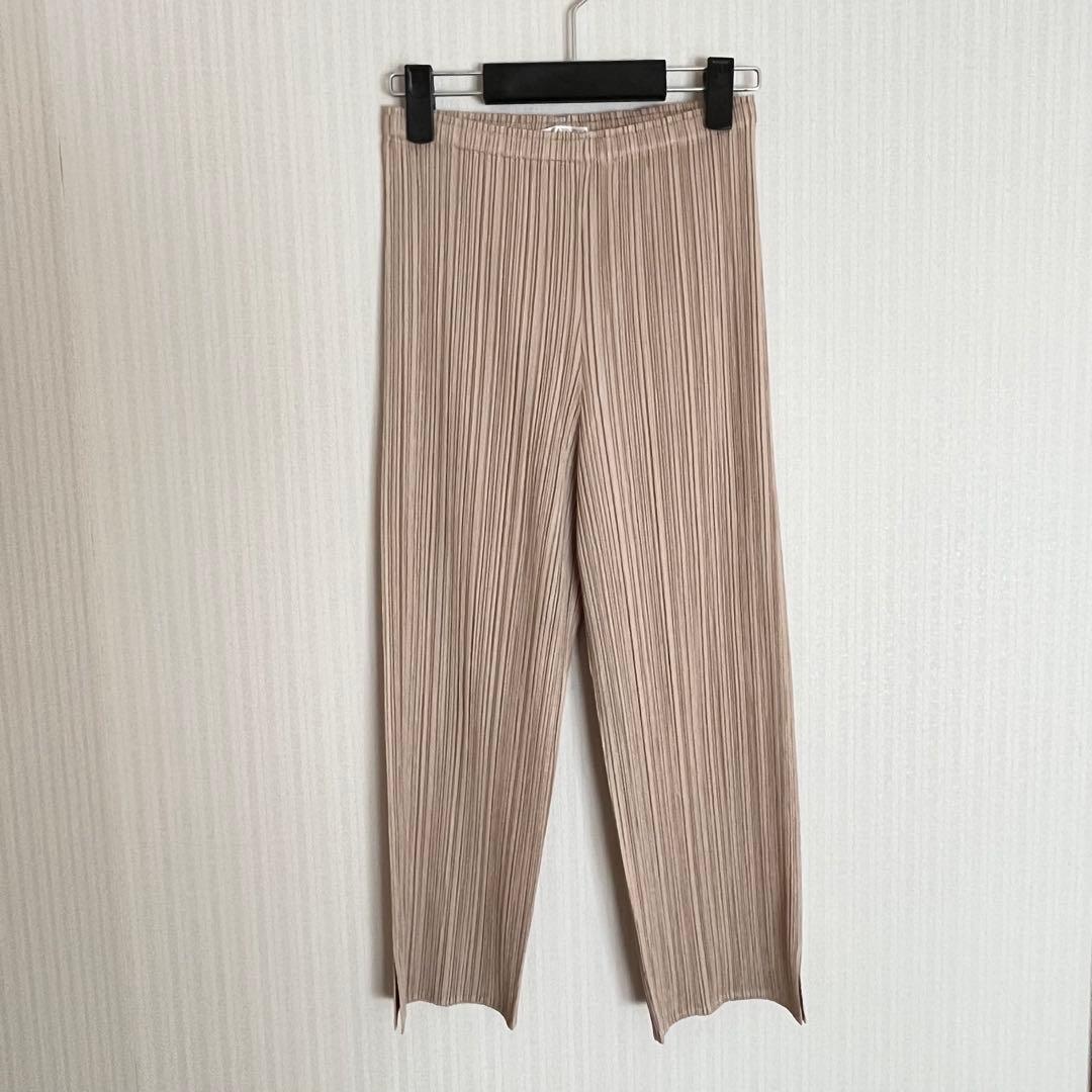 PLEATSPLEASE イッセイミヤケ クロップドパンツ　ベージュ　3