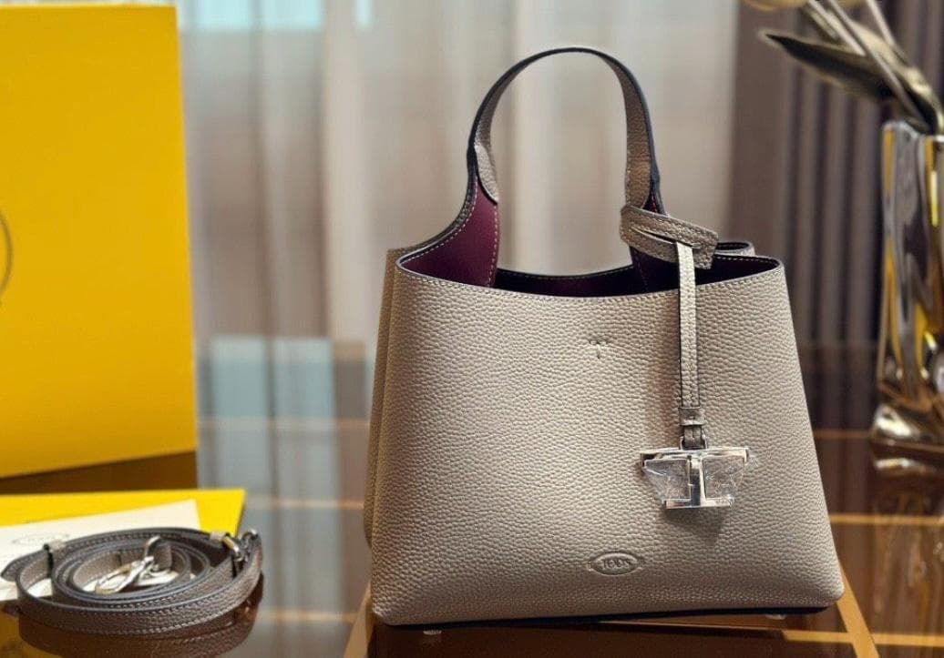 極美品☆ グレー レザー ハンドバッグショルダーバッグ