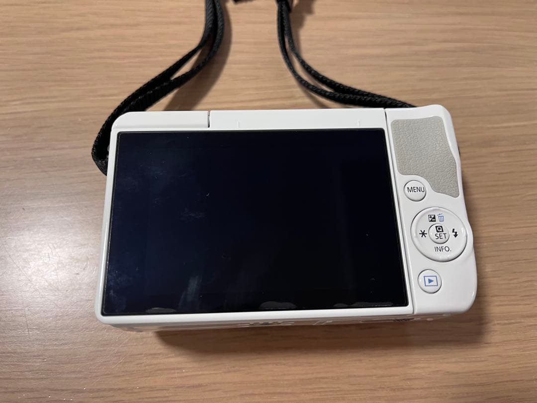 Canon EOS M10 ホワイト　ミラーレス一眼