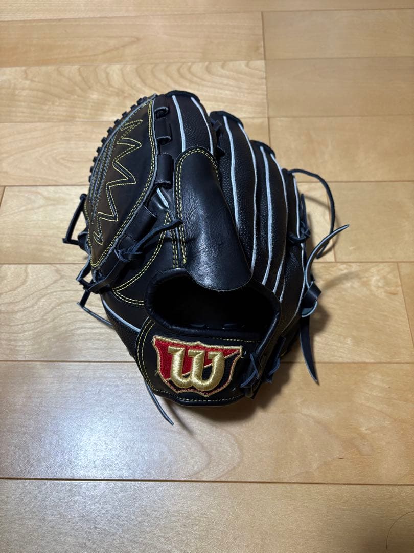 Wilson 硬式グローブ 黒 ストライプ　左投げ用　⭐︎値下げ対応致します⭐︎