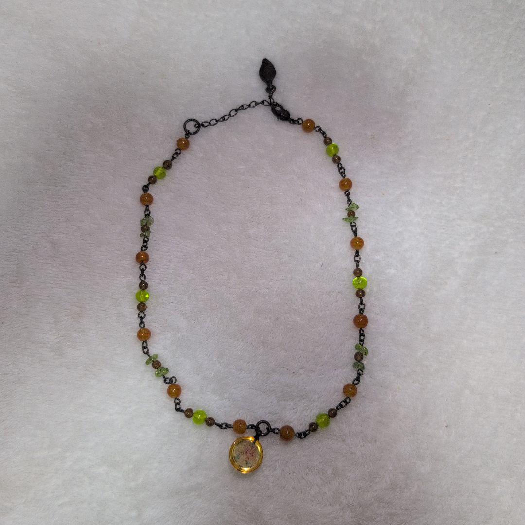 オレンジと緑のビーズネックレス