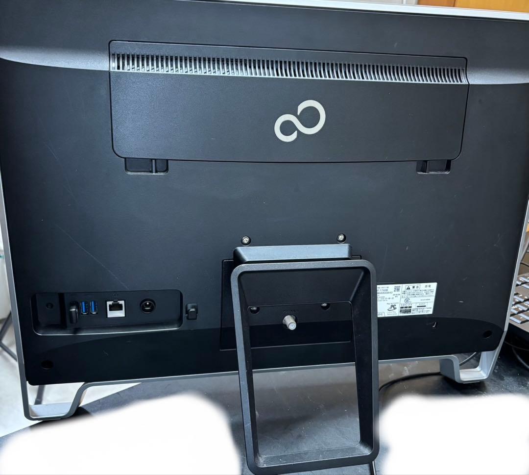 492 高性能＆大画面「ESPRIMO FH77/XD」Blu-ray搭載