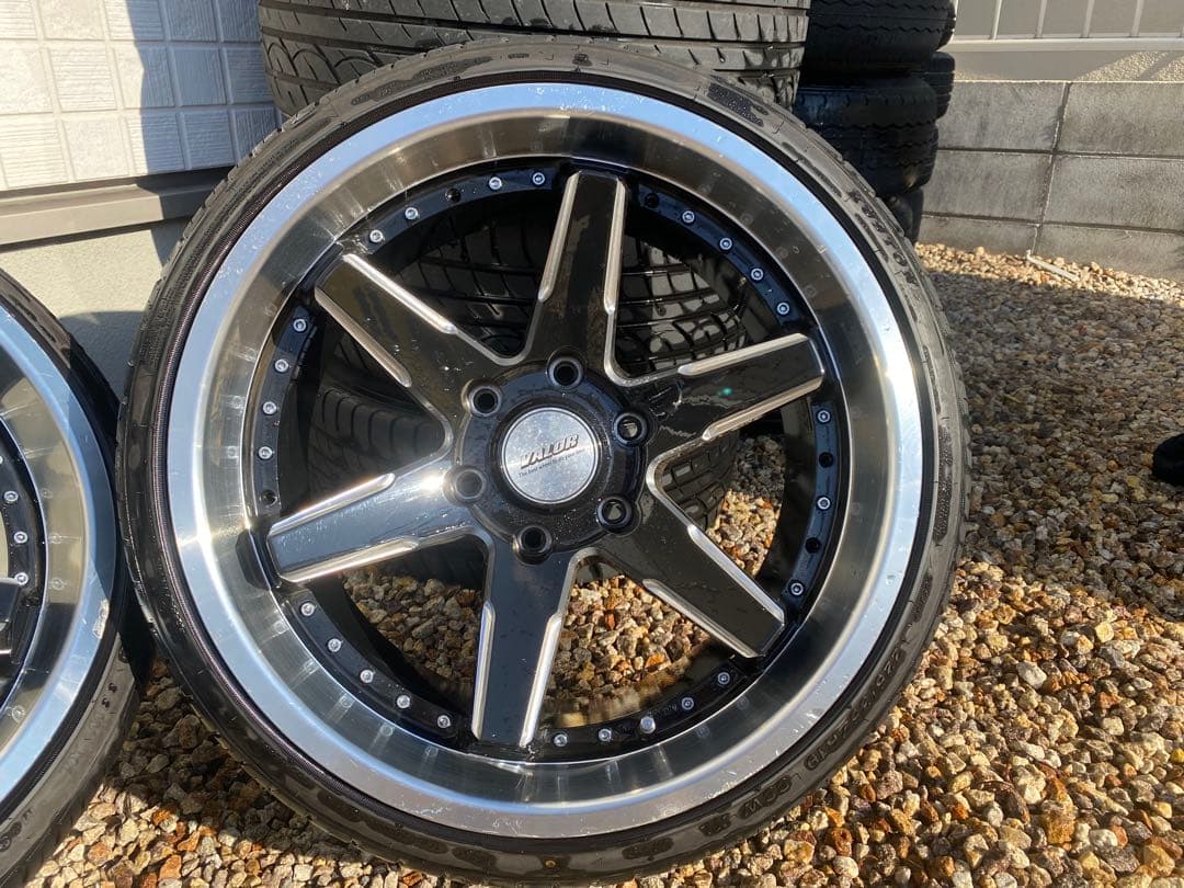 ※新年セール　ハイエース　19インチ　VALOR DCR①