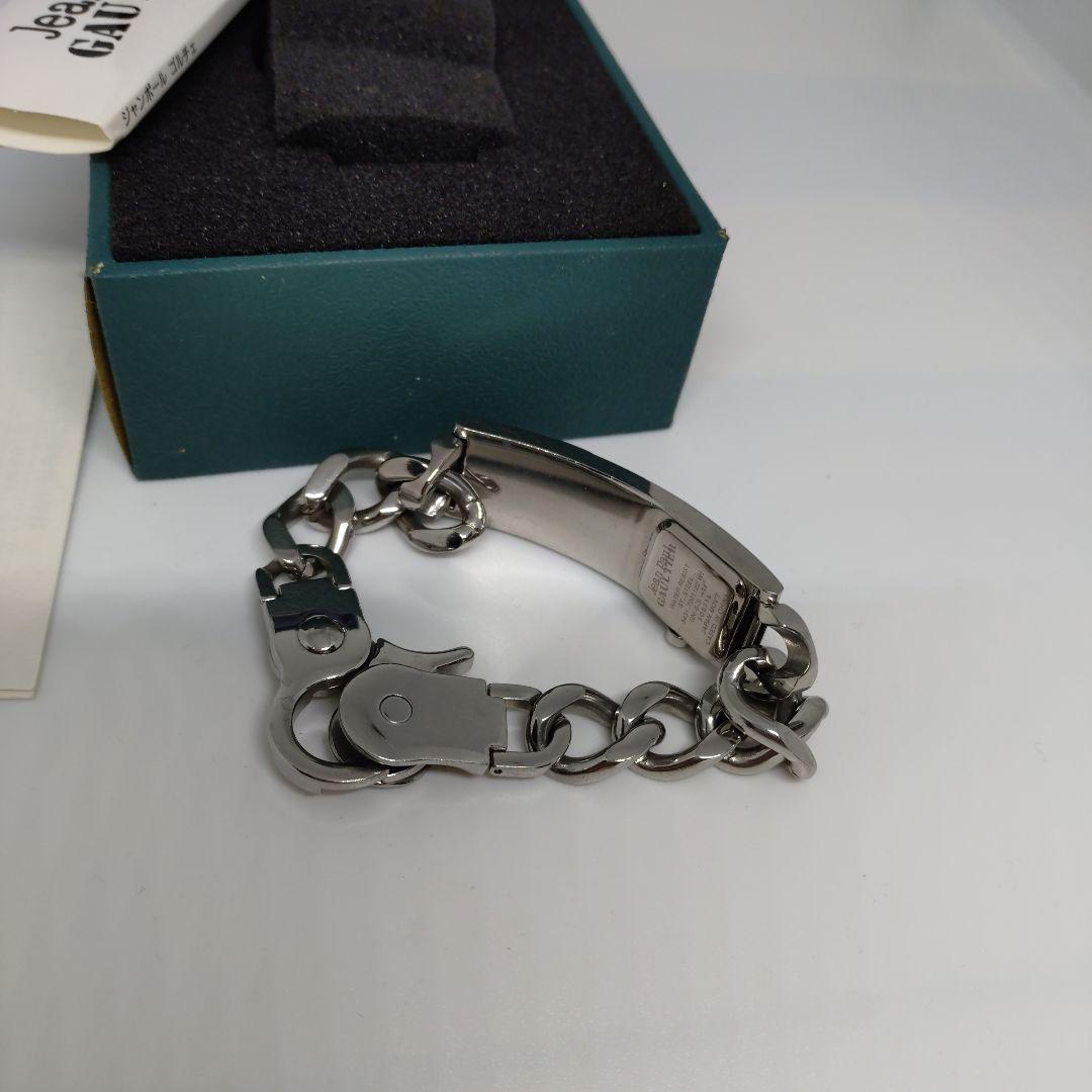 ジャンポール・ゴルチエブレス型腕時計