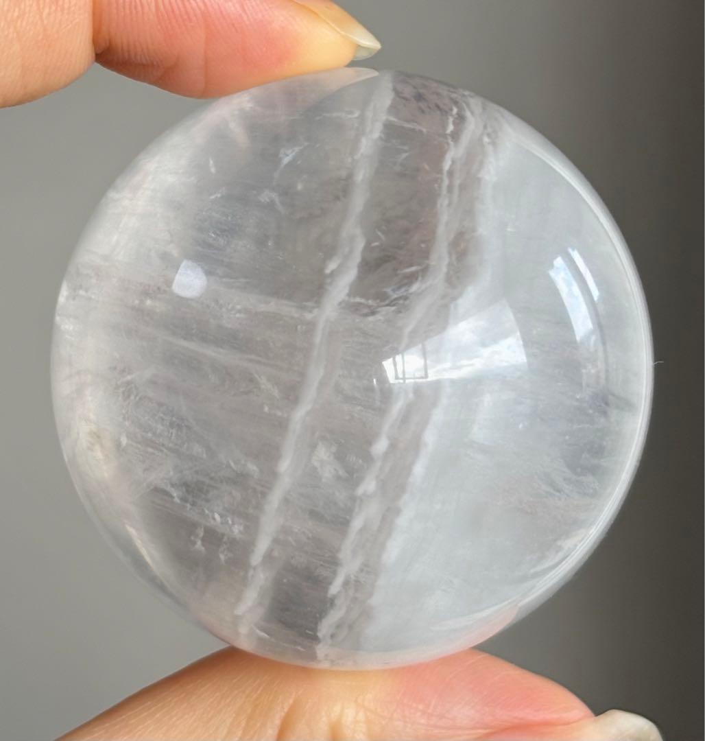 ラスト再入荷　凄くレア　高品質　セリサイトinフローライト スフィア　uv蛍光