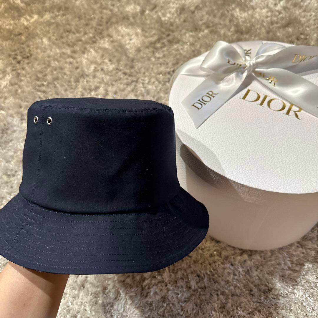 新品‼️未使用‼️定価10万超え！ディオールバケットハットネイビー57