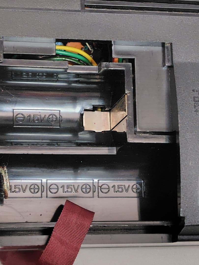 VICTOR　F-240　MW/SW/FM 3バンド ラジオ