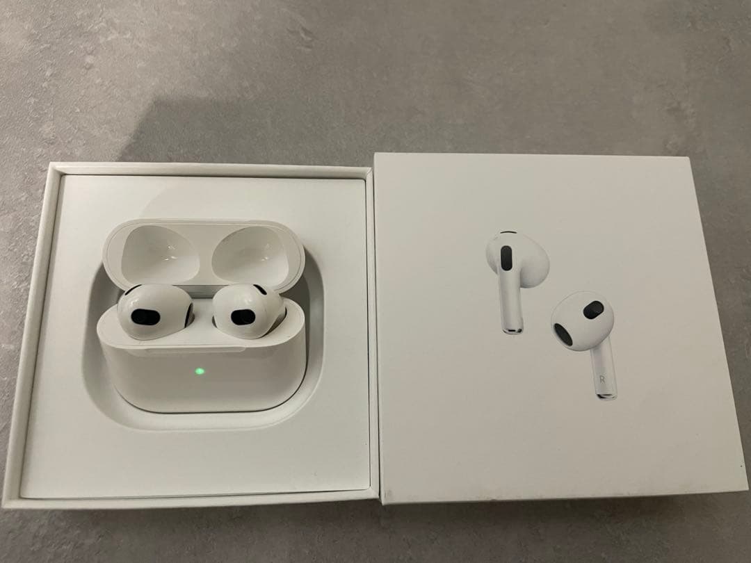 【美品】AirPods (第3世代) 本体 MagSafe充電ケース付き