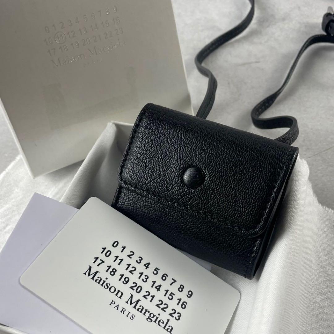 未使用に近い◎メゾンマルジェラ AirPodsケース ストラップ付 レザー 黒