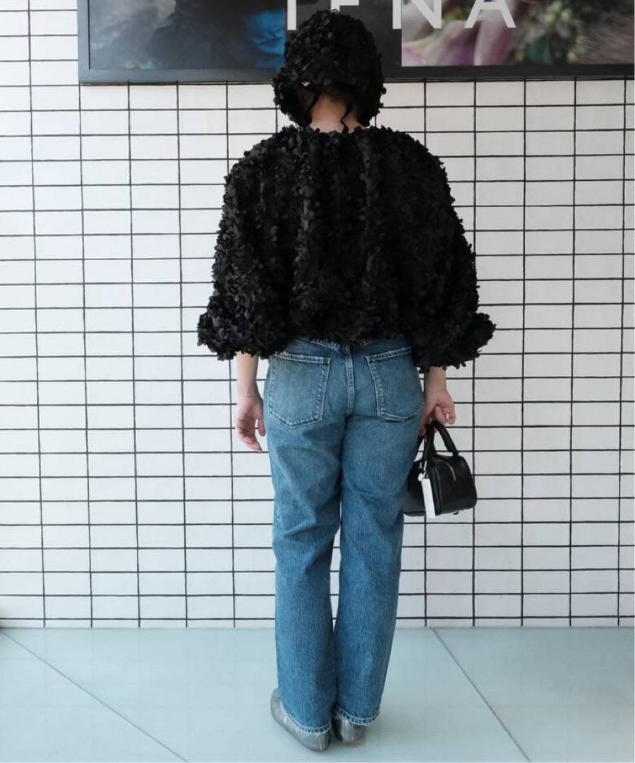 新品同様定価3.5万　メゾンイエナフラワーブラウス