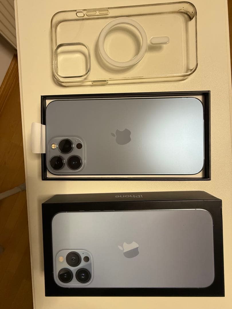 Yoshi様Apple iPhone 13 Pro MAX 美品　室内でのみ使用