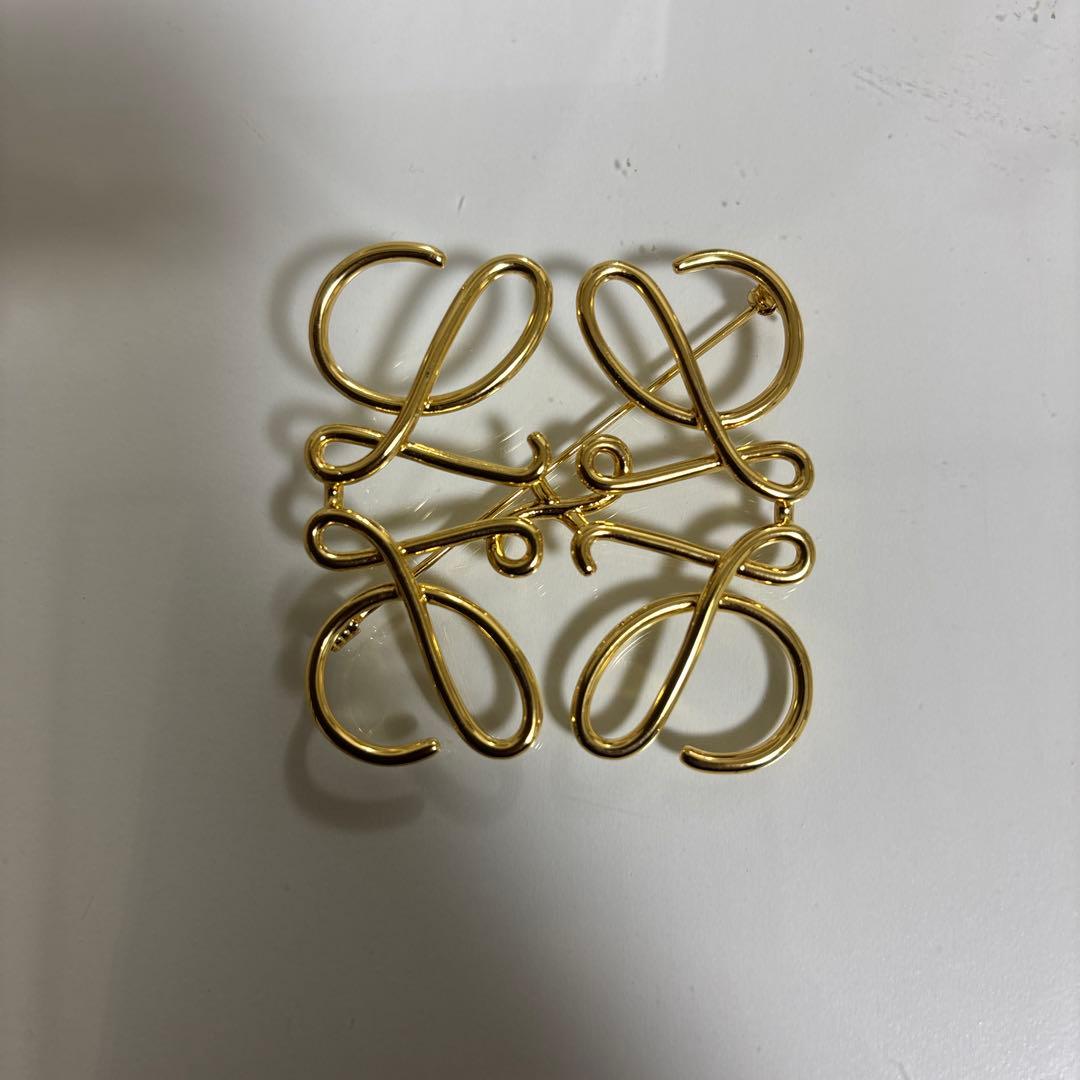 【美品】ロエベ　ゴールドブローチ