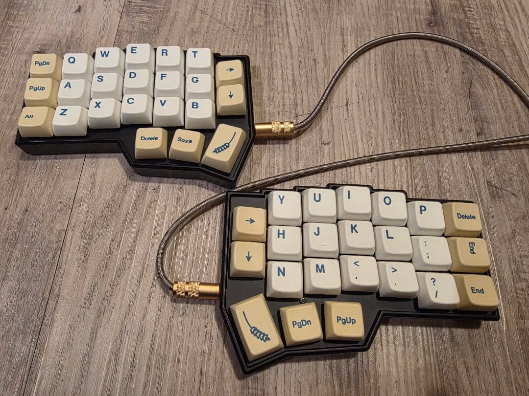 【フルカスタマイズ品】Corne V4 Chocolate　完成品　おまけ付き