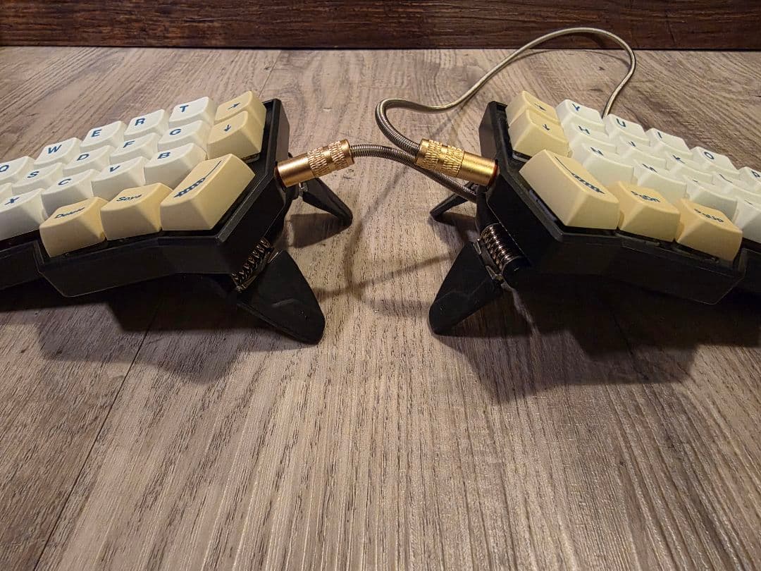 【フルカスタマイズ品】Corne V4 Chocolate　完成品　おまけ付き