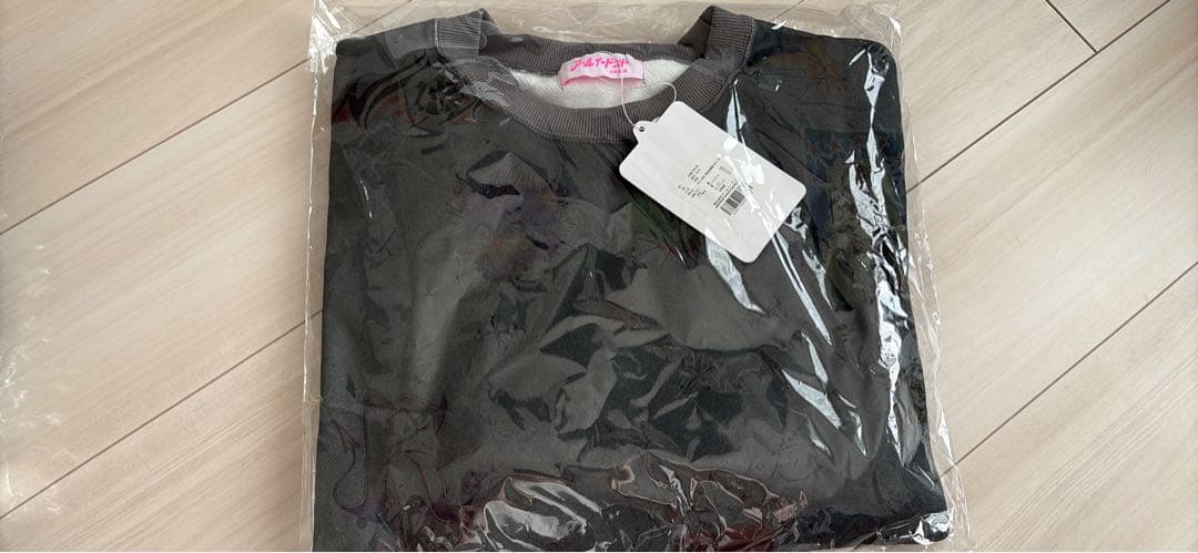 ✨即完品✨仲里依紗 RE.アールイードット 手書きスウェット上 スミクロ