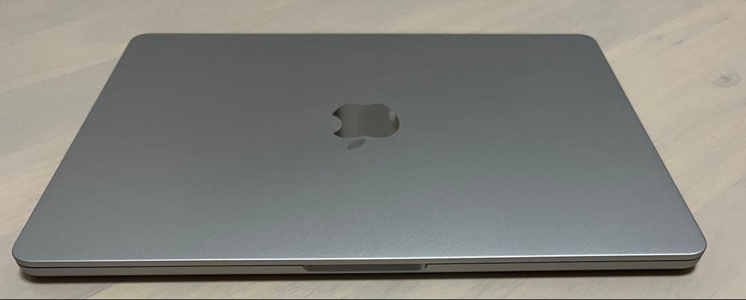 M4 MacBookAir 16GB/256GB シルバー整備品【充放電15回】