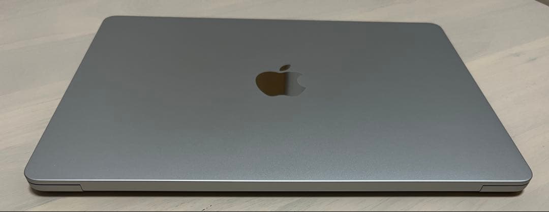 M4 MacBookAir 16GB/256GB シルバー整備品【充放電15回】