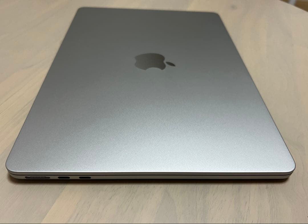 M4 MacBookAir 16GB/256GB シルバー整備品【充放電15回】