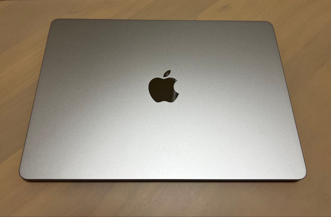 M4 MacBookAir 16GB/256GB シルバー整備品【充放電15回】